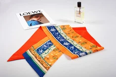 Помаранчевий вузький шийний шарф для дам